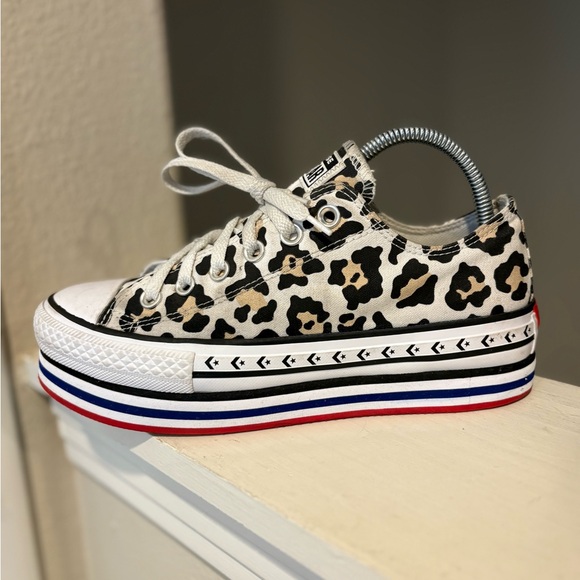 Converse Leopard Print Women's Sneakers Size 7.5 Platform Chuck Taylor Cheetah - Picture 4 of 9